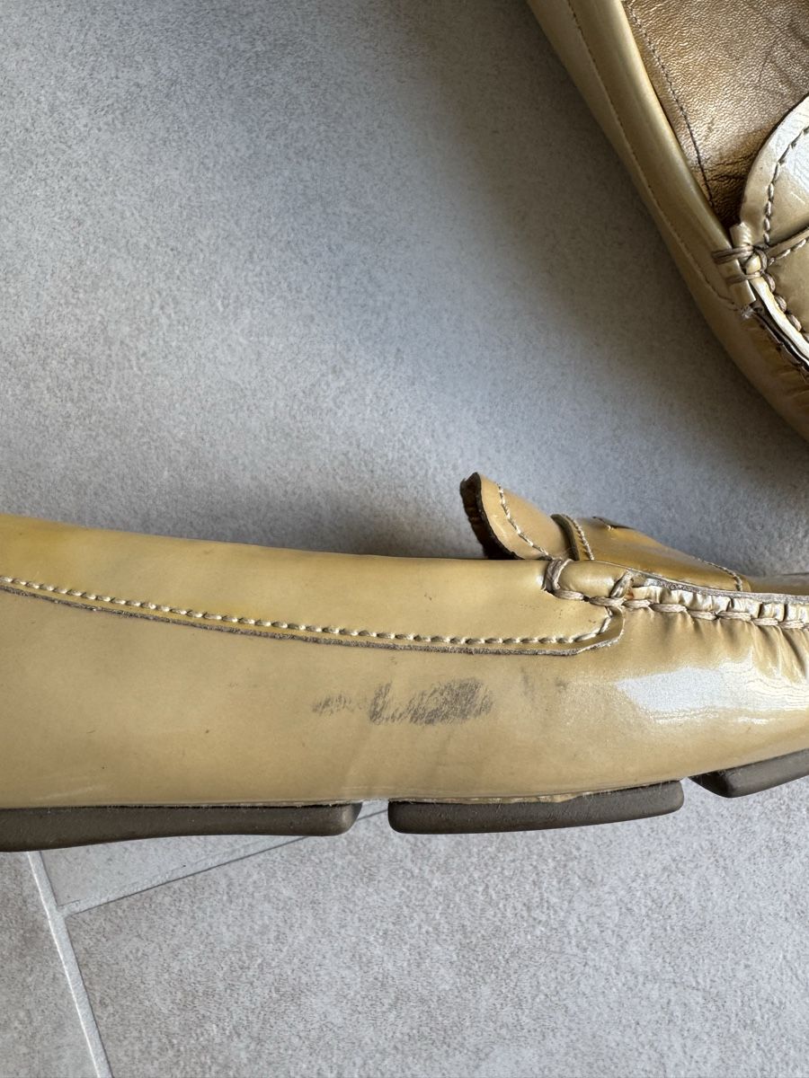Prada Scarpe da donna: Prada Loafer Lackleder beige goldfarben – Usato da Root venduto da schnaeppliprise 2