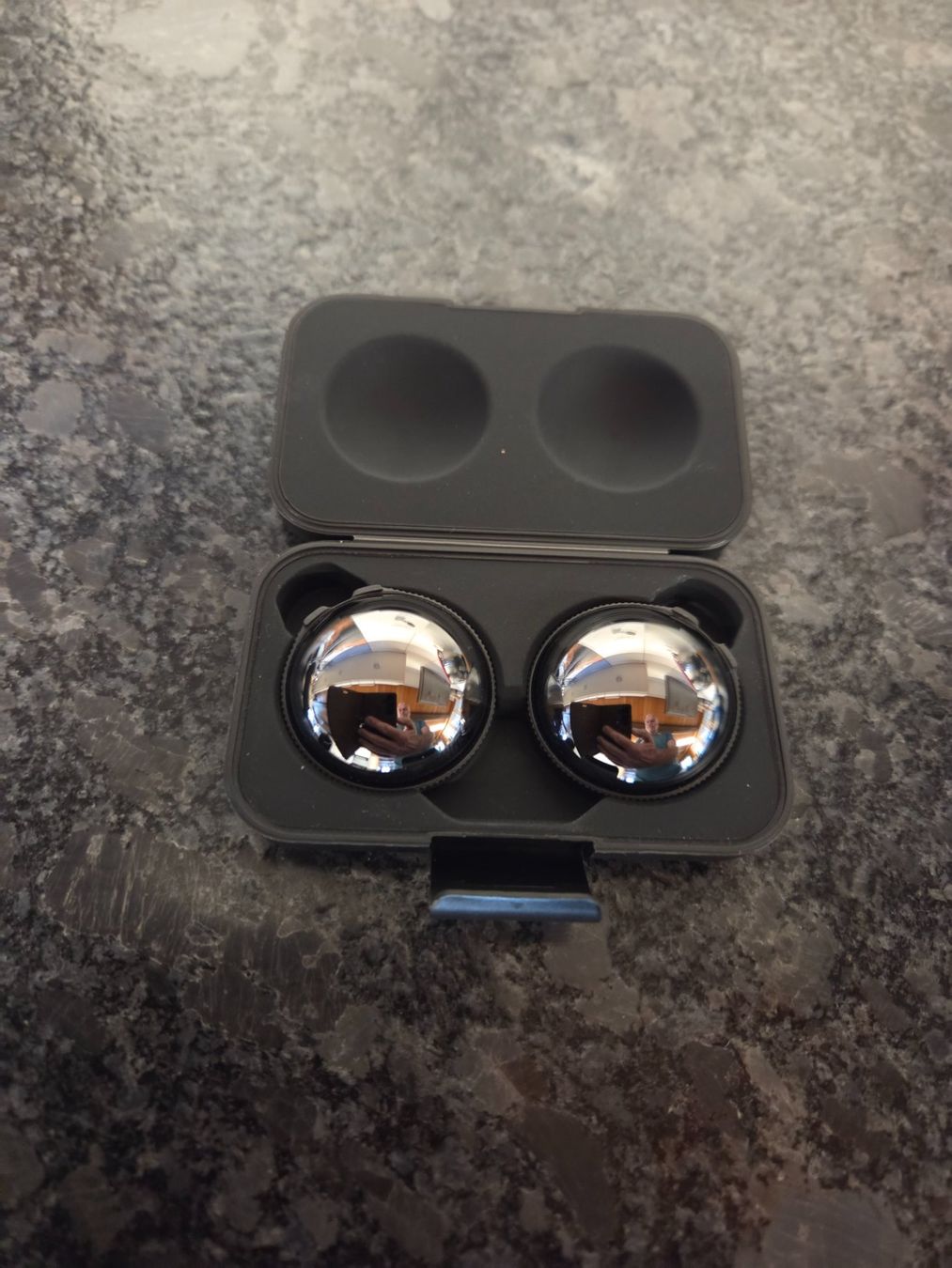 Insta360 Action Cam: Insta360 X5 – Gebraucht aus Auswil von Valtra01 1