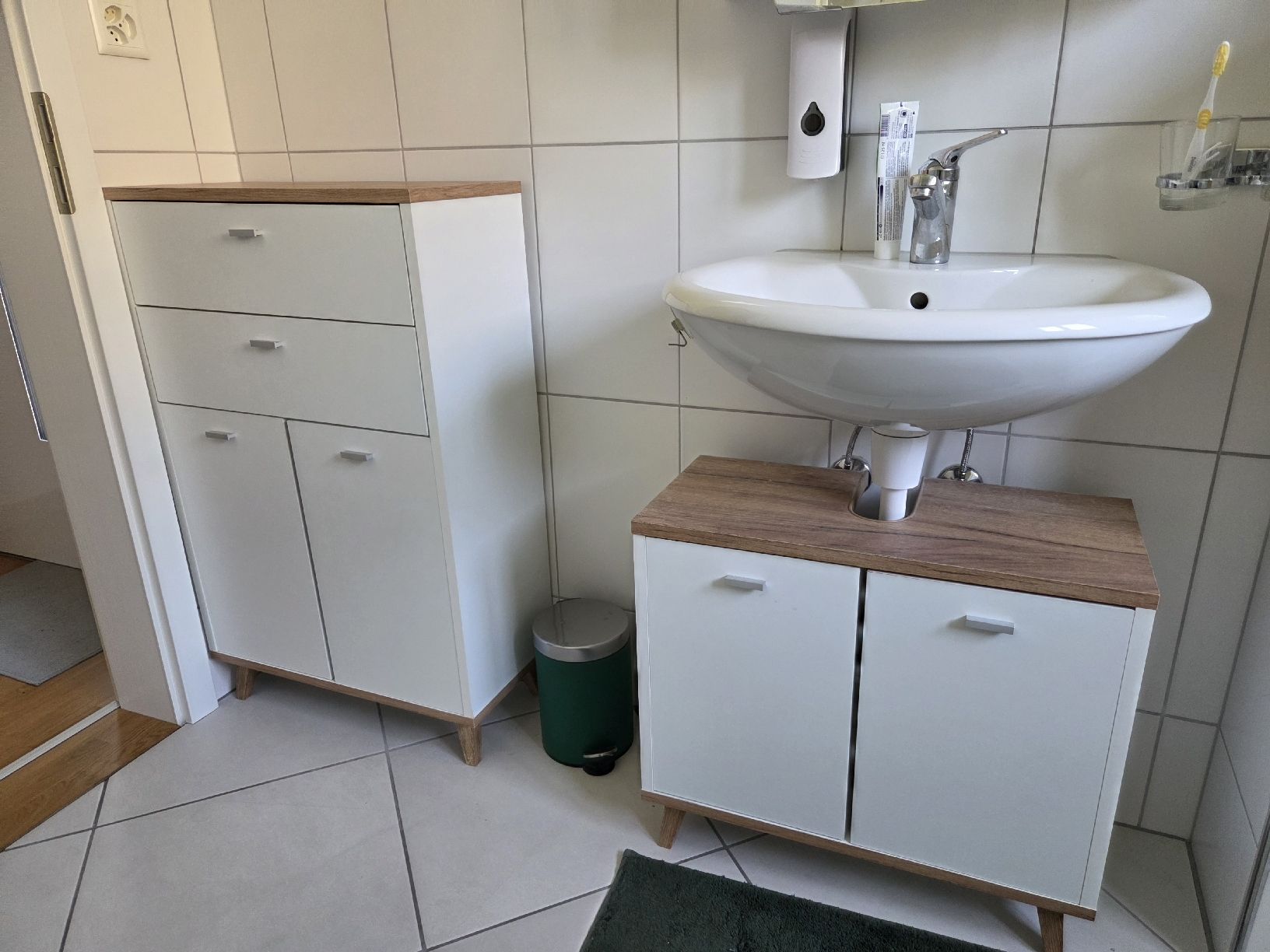 Mobili per bagno: Badezimmermöbel  – Usato da Ebnat-Kappel venduto da Moonel.104