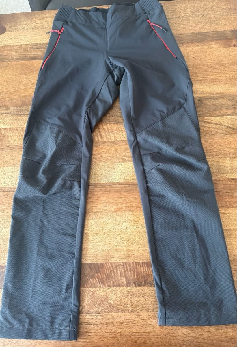 Decathlon Pantaloni: Quechua Wanderhose Grösse 141-148 Graphitgrau – Usato da Horgen venduto da adr_6ynz