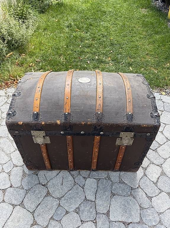 Truhen: Alte Truhe - Bühler Weber Winterthur – Gebraucht aus Winterthur von FloZound