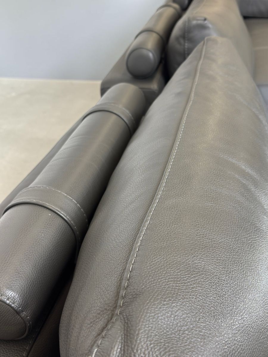 Sofas: FLY Modulares Ecksofa, Schwarz Nubukleder – Gebraucht aus Bachenbülach von Sofalab.swiss 4