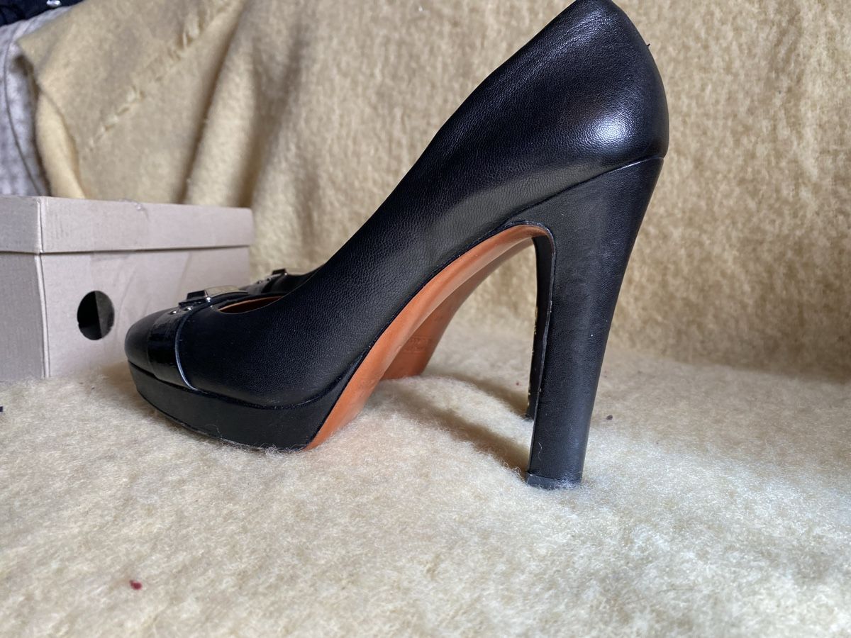 Marc Jacobs Scarpe da donna: Escarpins Marc Jacobs cuir noir T41 – Usato da Geneve venduto da Monthoux13 4