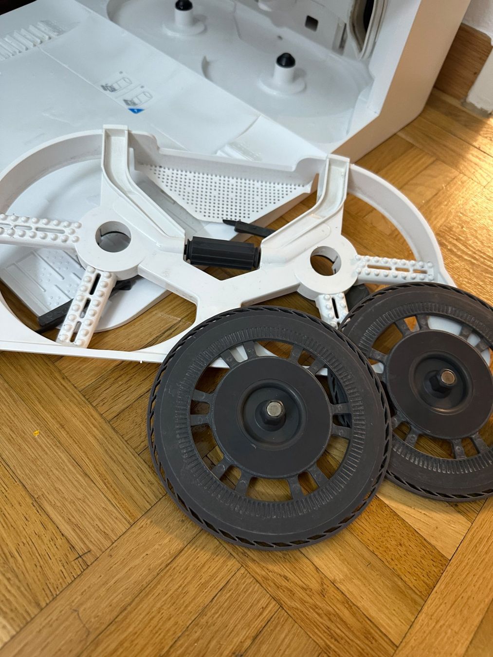Dreame Aspirapolveri & Accessori: Saugroboter Dreame X40 Ultra Complete – Usato da Hünenberg venduto da ErcanC 2