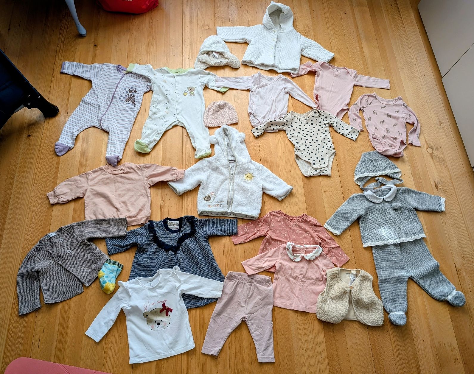 Lotti & Set di vestiti: Kleiderpaket Mädchen Gr. 62 Herbst /Winter – Usato da Brunnen venduto da bahari02