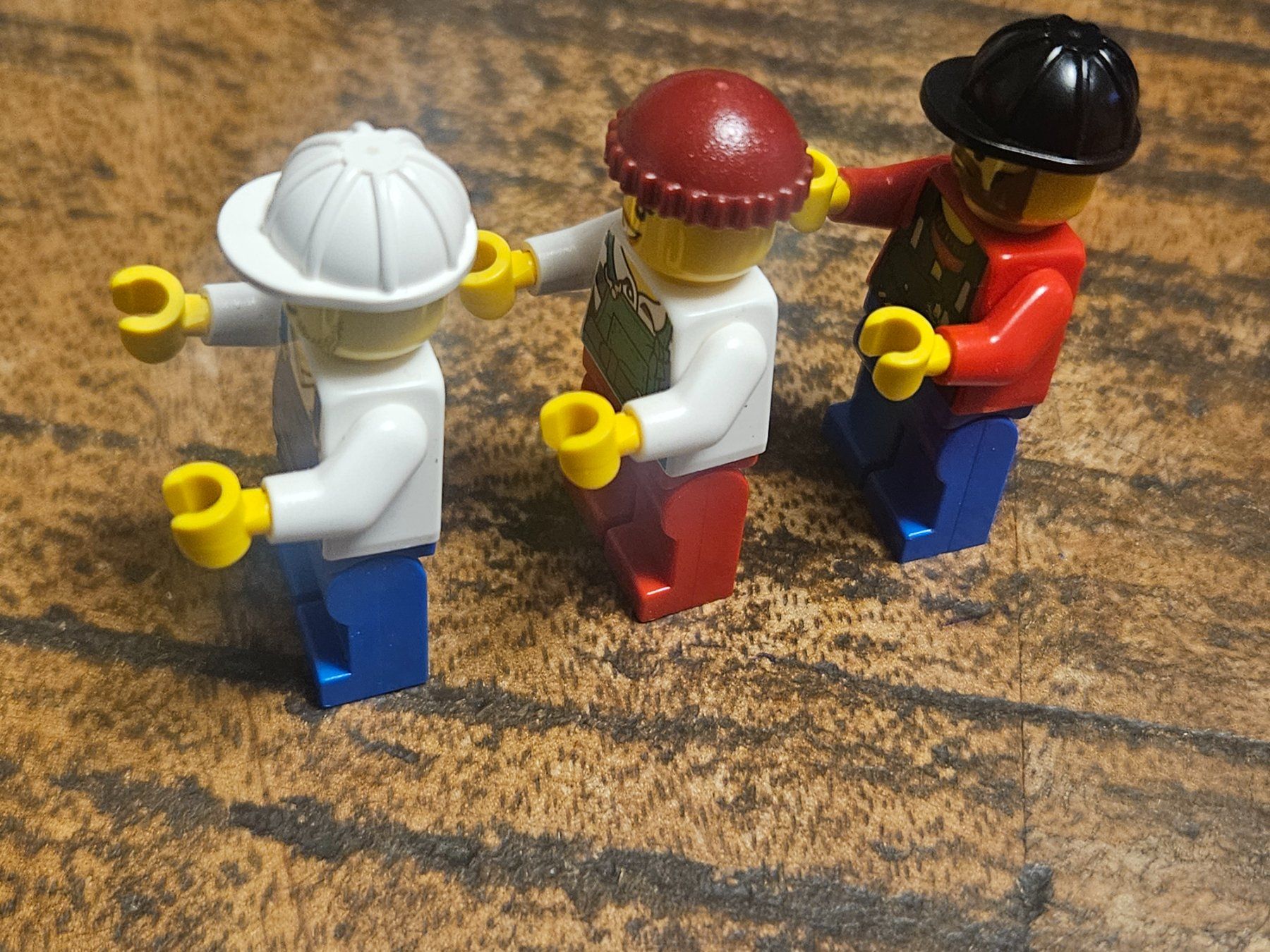 Lego Kit di costruzioni: lego lot de 3 figurines – Usato da Confignon venduto da Ecrofigs 2
