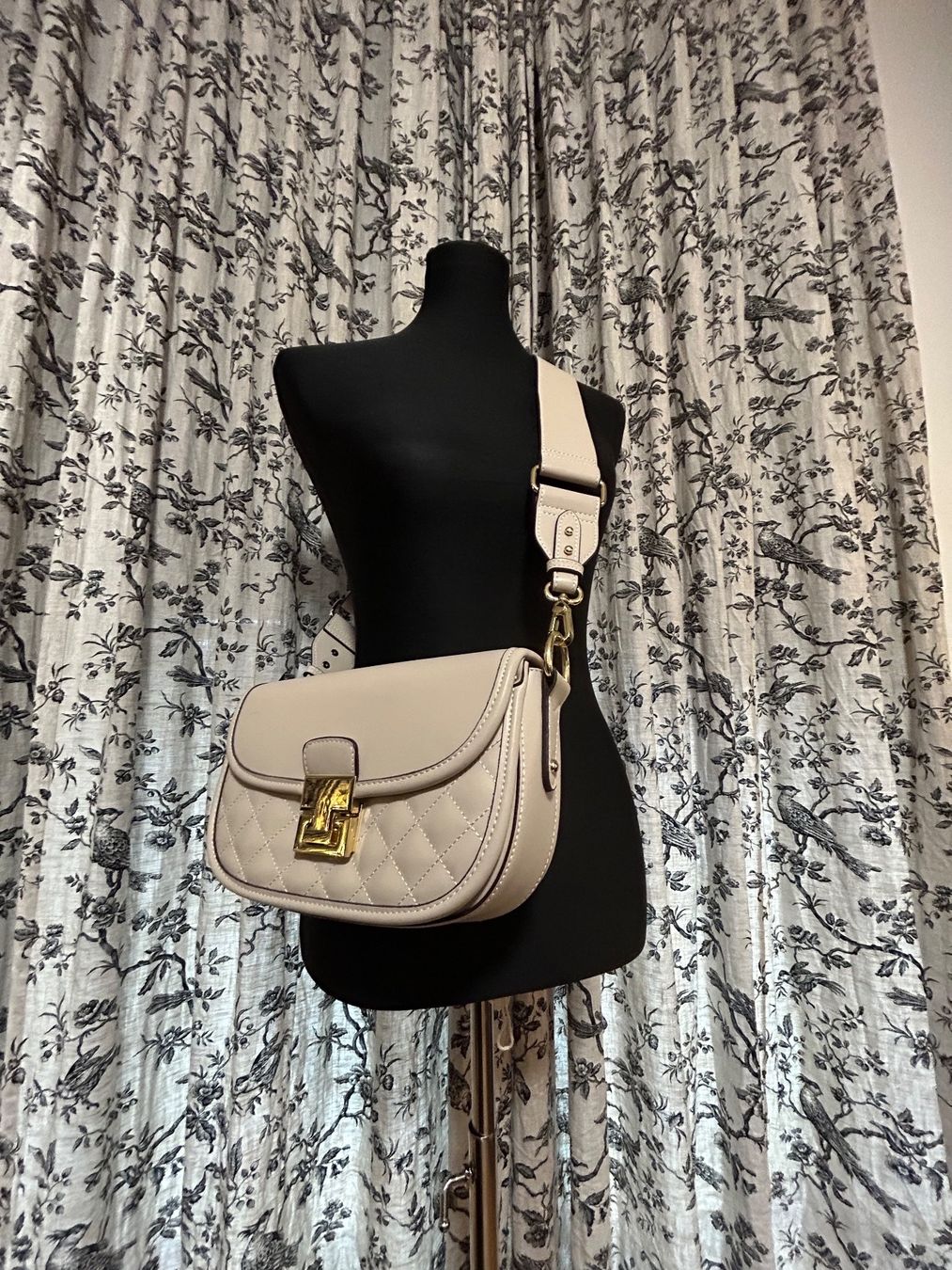 Borse da donna: SEIDENFELT BEIGE – Usato da Luzern venduto da Suneha