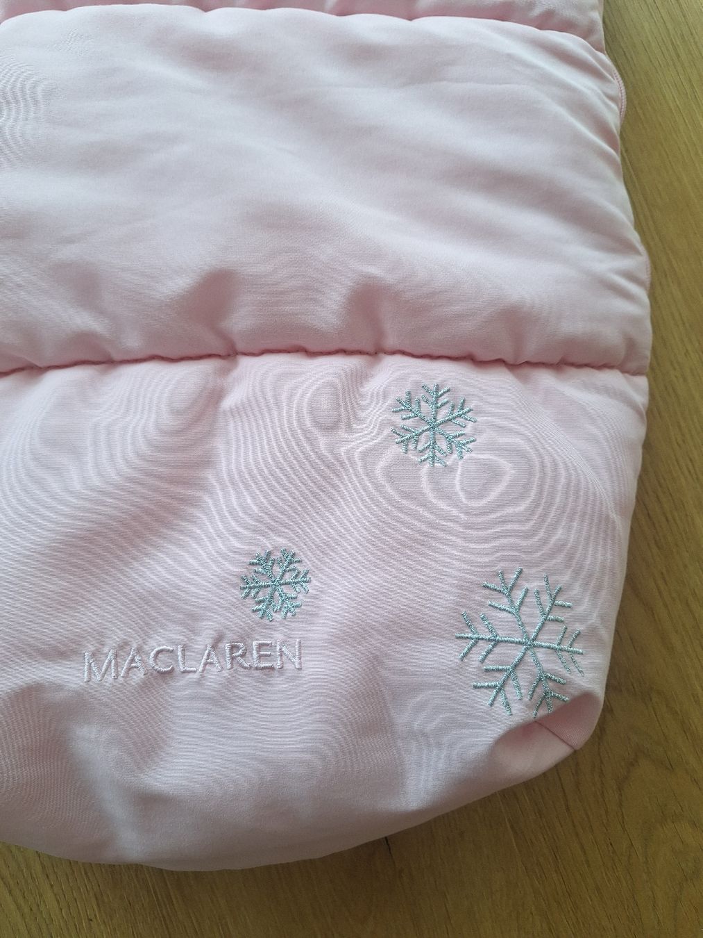 Mclaren Sacchi a pelo: Maclaren Winterfusssack, Rosa mit Schneeflocken – Usato da Ammerswil AG venduto da zokadi 1