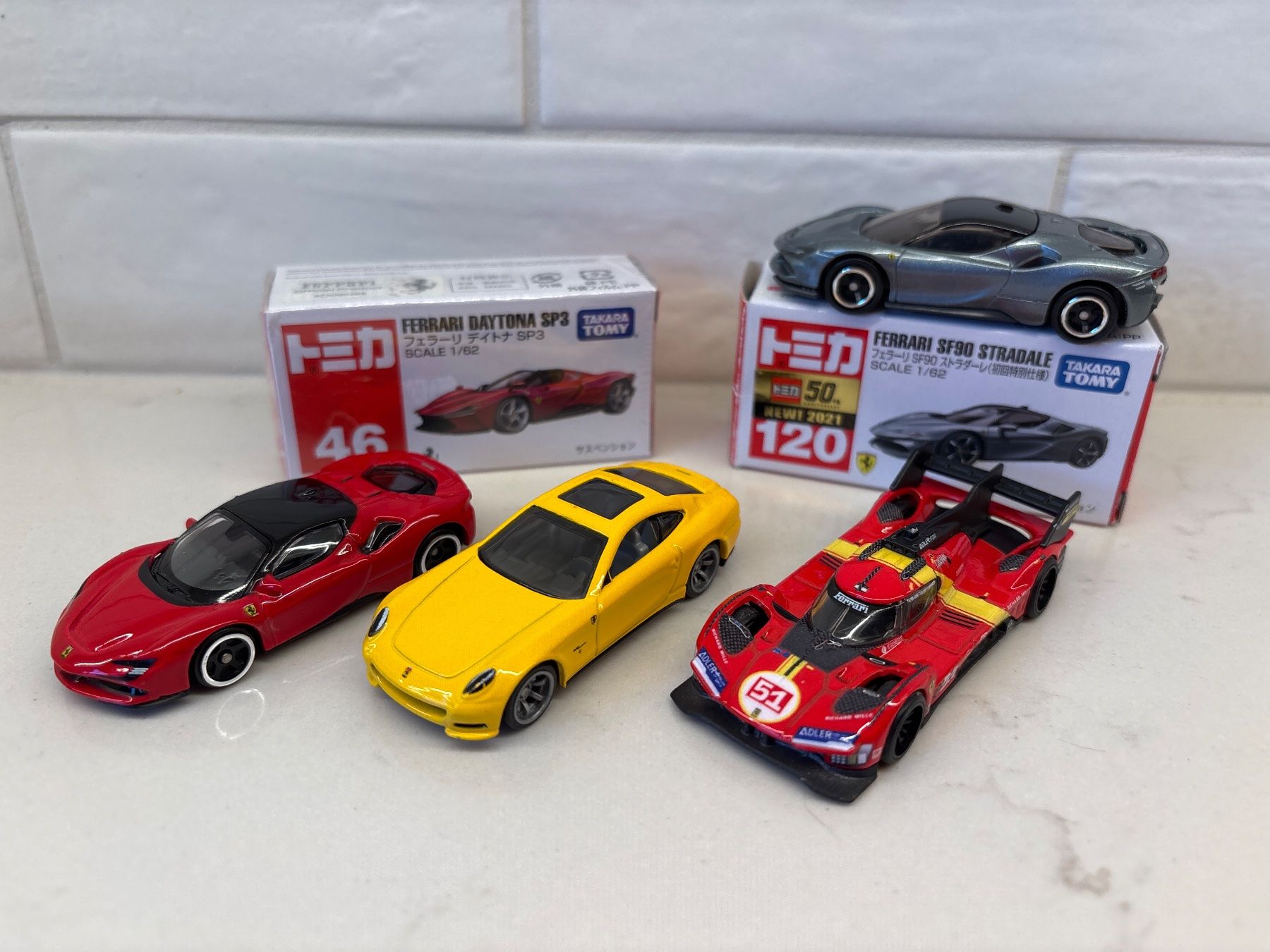 Hot Wheels Modellini d'auto: Hotwheels &Tomica lot Ferrari 1/64 – Usato da Gollion venduto da Hampton