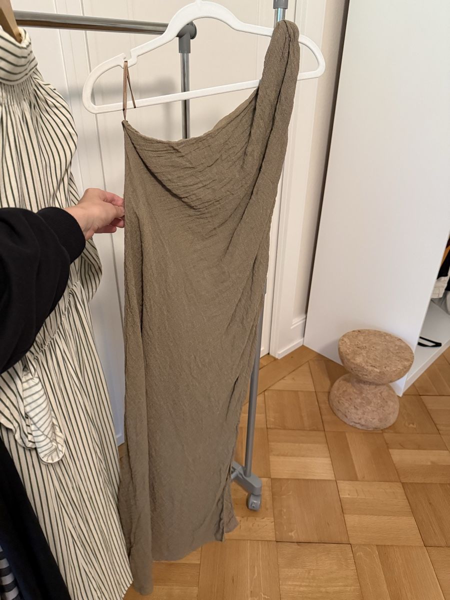 Massimo Dutti Lotti di vestiti: Sommerkleider Paket "Clean Girl" – Usato da Zürich venduto da StudioCardin 6