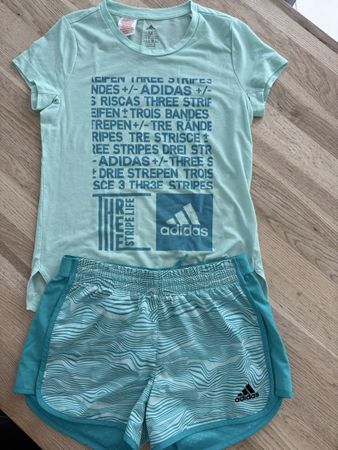 Adidas T-Shirt und Shorts Set Grösse M Mädchen mintgrün