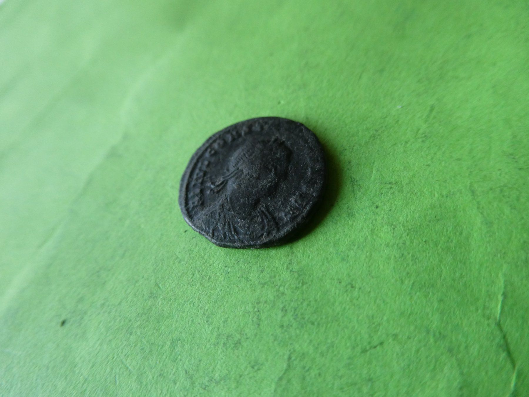 Alle Münzen: uralte Bronzemünze    19 mm     2.30 g – Gebraucht aus Hinterforst von Rohusri 1
