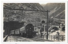 Göschenen Elektrischer Zug der Gotthardbahn
