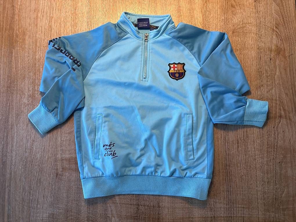 Pulls & Sweat-shirts: FC Barcelona Pulli Grösse 12 A – D'occasion à Pfäffikon ZH par eggisun