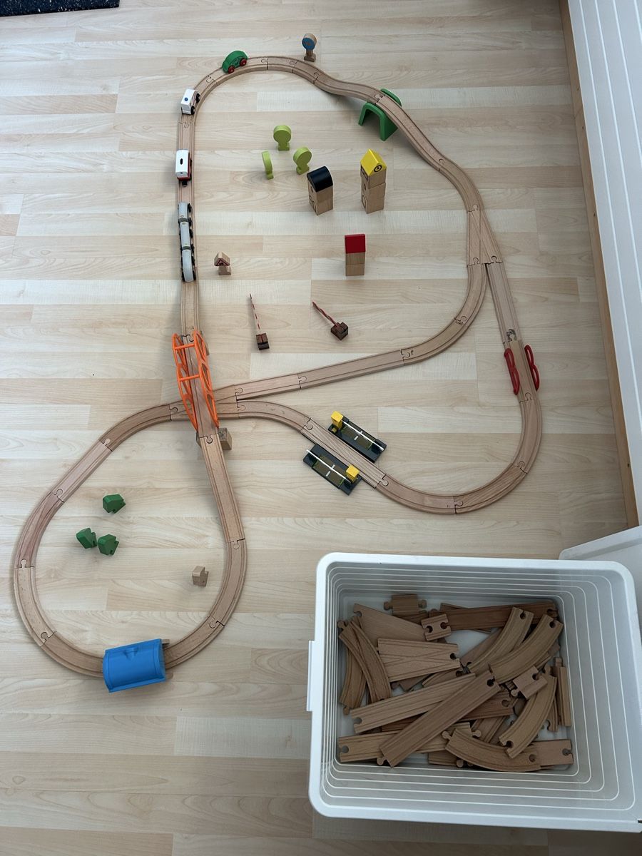 Ikea Giocattoli: Eisenbahn Holzzug IKEA erweitert – Usato da Zürich venduto da thi_zh7v