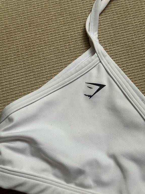 Top: Brassière GYMSHARK – Usato da Chardonne venduto da str_fq98 2