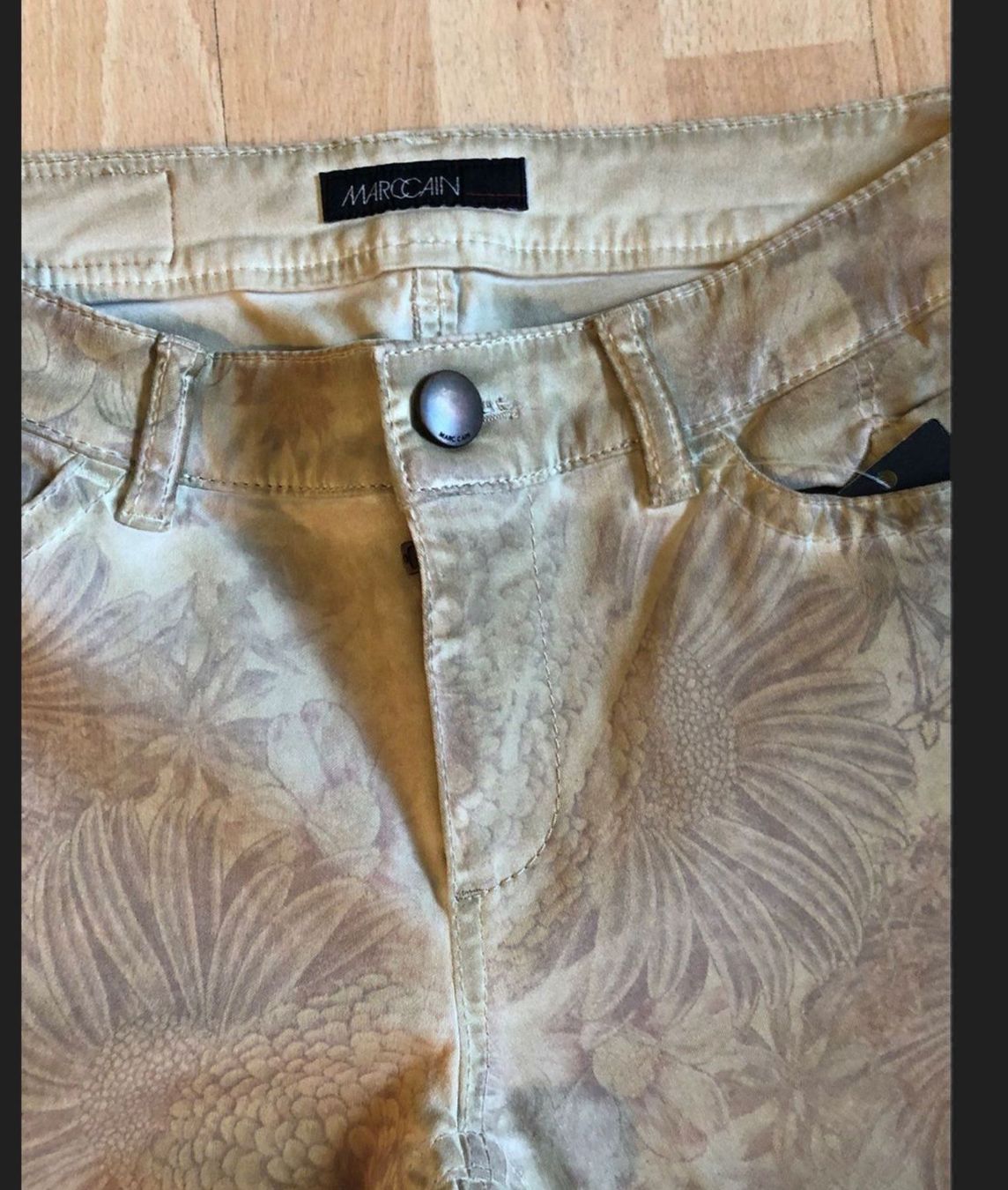 Marc Cain Jeans: MARCCAIN BLUMENDRUCK JEANS Gr 36 N2 – Nuovo (secondo la descrizione) da Volketswil venduto da praxis12 5