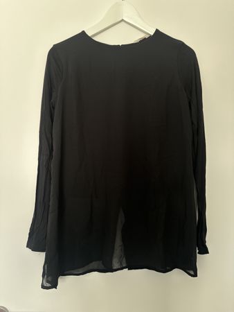 Schwarze Bluse mit Rückenausschnitt Gr. XS
