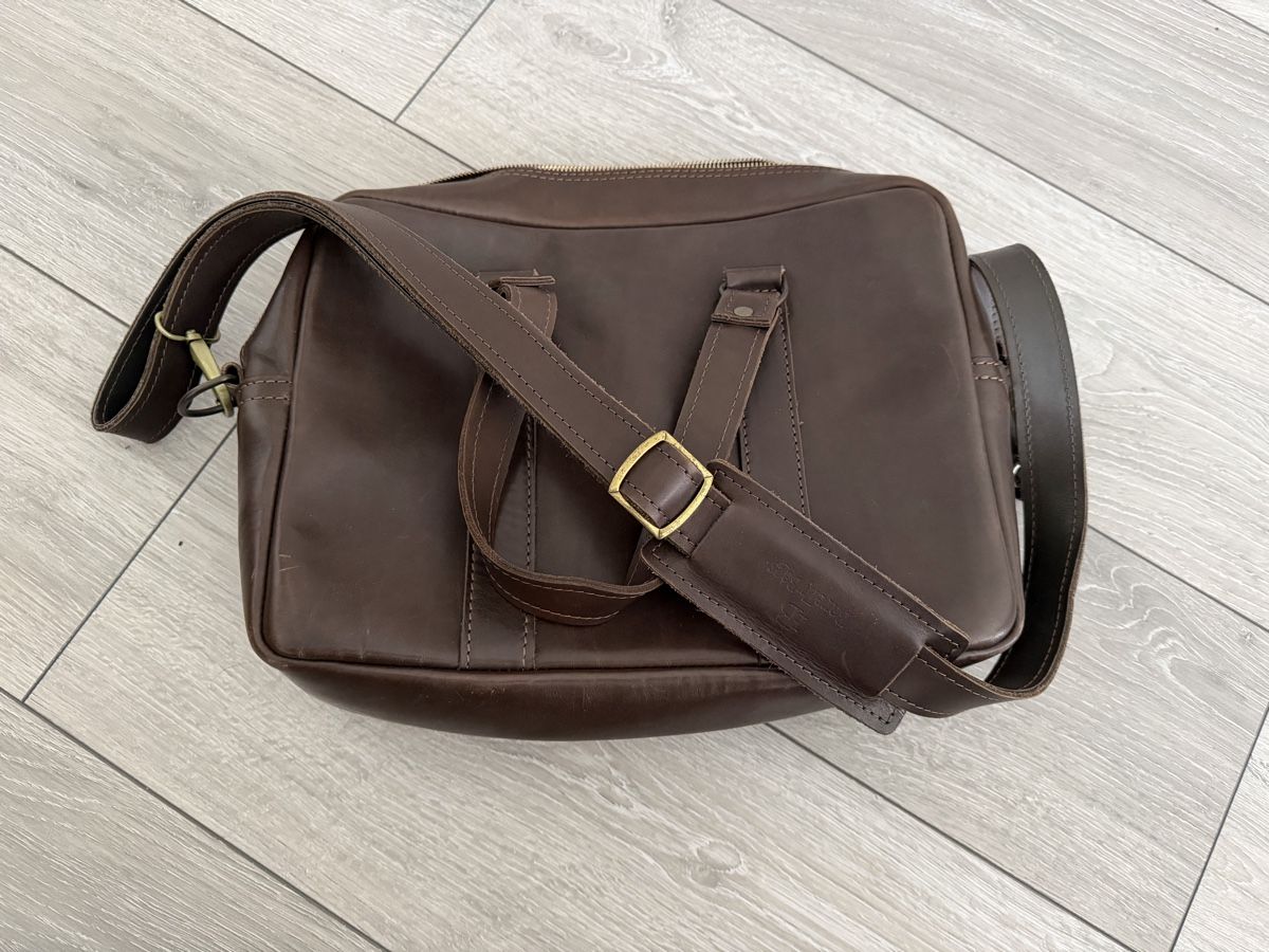 Taschen: Chic brown leather bag – Gebraucht aus Zürich von buy_d5vz