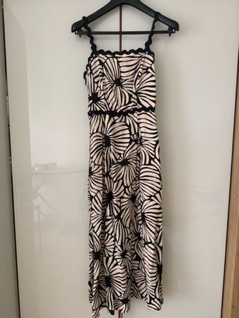 Sommerliches Blumenkleid - perfekt für warme Tage! Gr. 34
