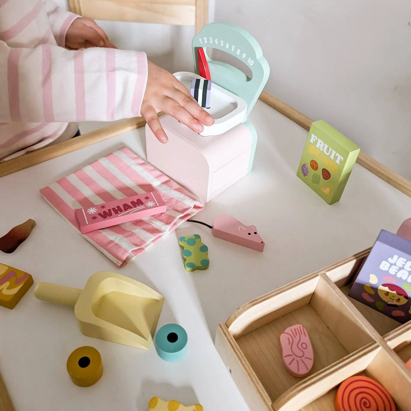 Spielzeuge: Süsswarenladen aus Holz ab 3 Jahren – Neu und originalverpackt aus Bühler von mein-wunderland 4