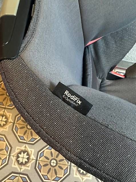 Maxi-Cosi Sièges auto: MAXI-COSI Rodifix Kindersitz / Autositz – D'occasion à Zürich par Ballmer 2