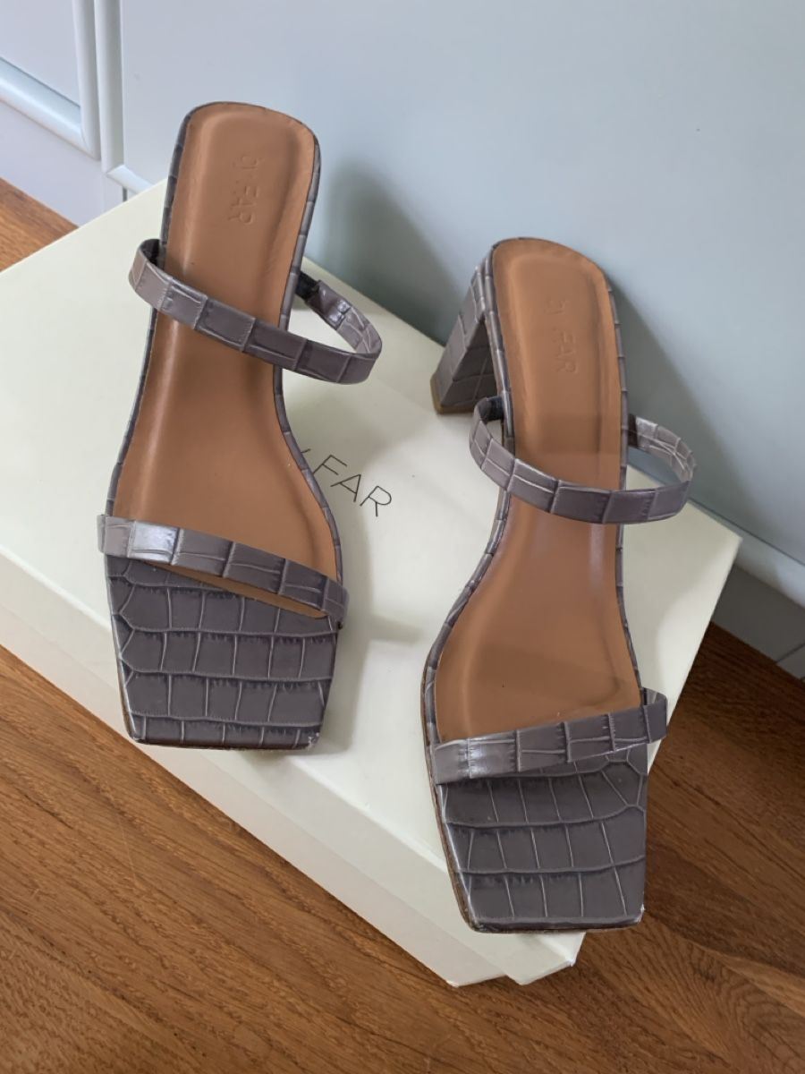 Scarpe da donna: By Far Sandalen, Grau Kroko-Optik, Grösse 40 – Usato da Rüfenacht BE venduto da anne_sophie_rin