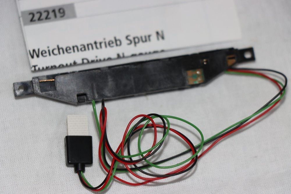 Trix 14934, Weichenantrieb, Links (Gebraucht) in Basel für CHF 9.5