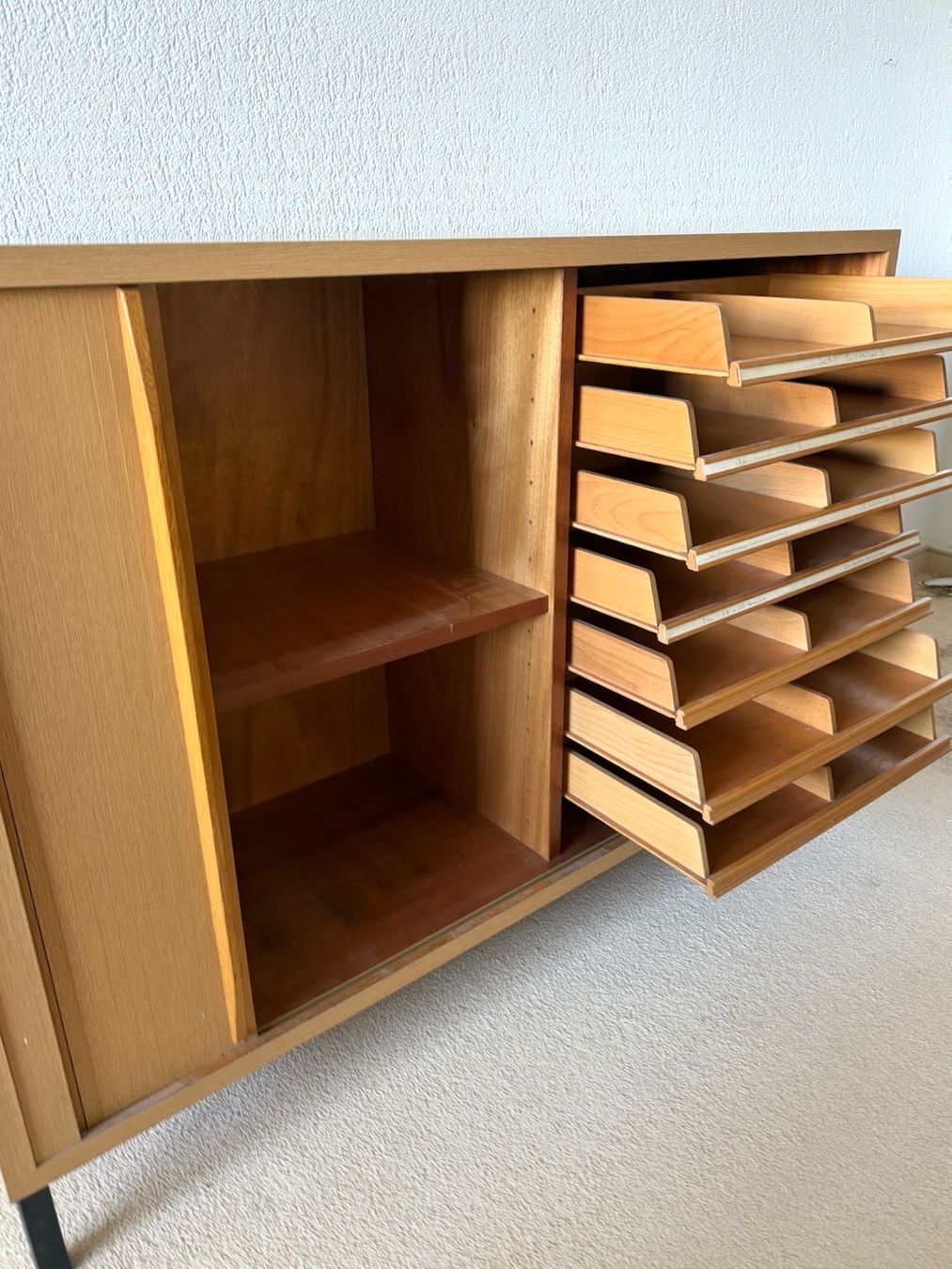 Schränke: |•|  Lateral-Schrank mit 7 Schubladen – Gebraucht aus Schlieren von Freundlich02 7