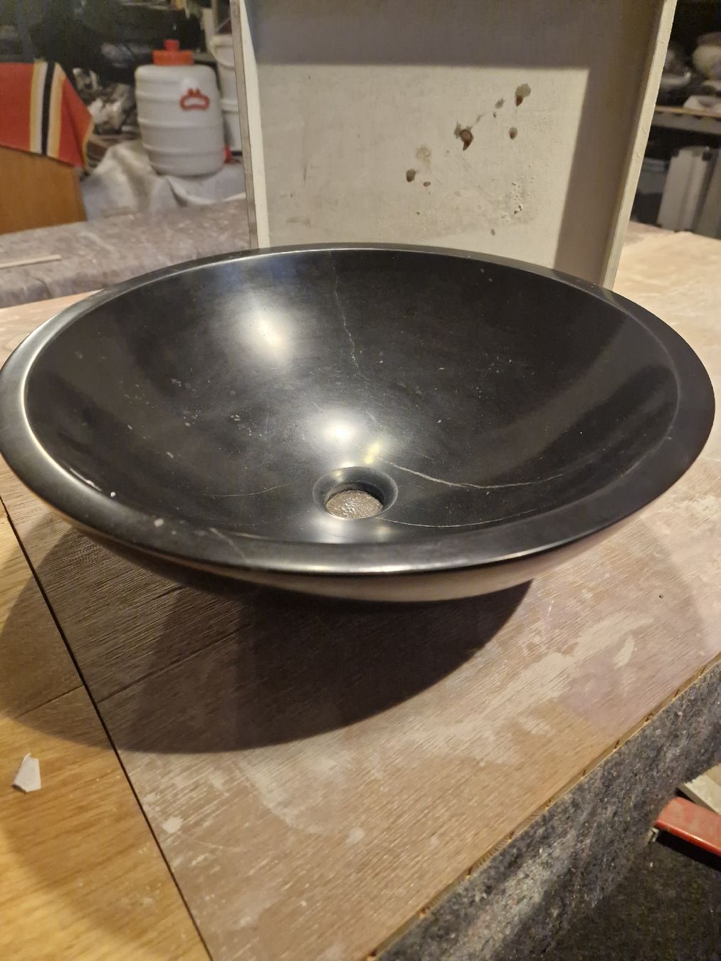 Ciotole: Ausatzwaschtisch Marquina Marmor Schwarz – Nuovo (secondo la descrizione) da Krauchthal venduto da Raumzeugen 2
