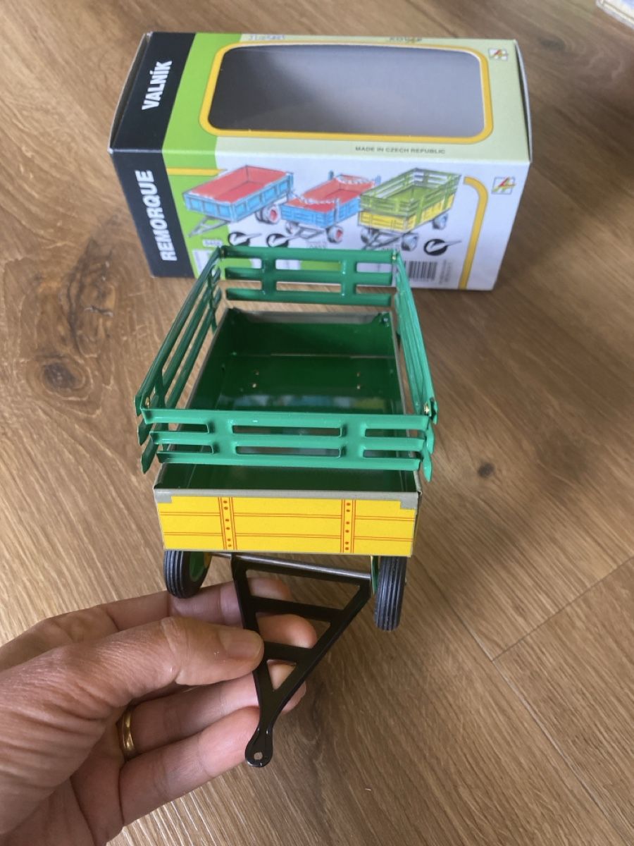 Jouets: Anhänger/Traktor Kovap  – Neuf avec emballage d'origine à Langnau i. E. par ela_ky8d 1