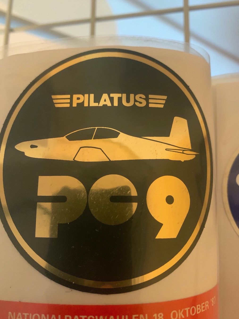 Aufkleber: Antiker Pilatus PC-9 Aufkleber – Gebraucht aus Wiggen von Antoniotto
