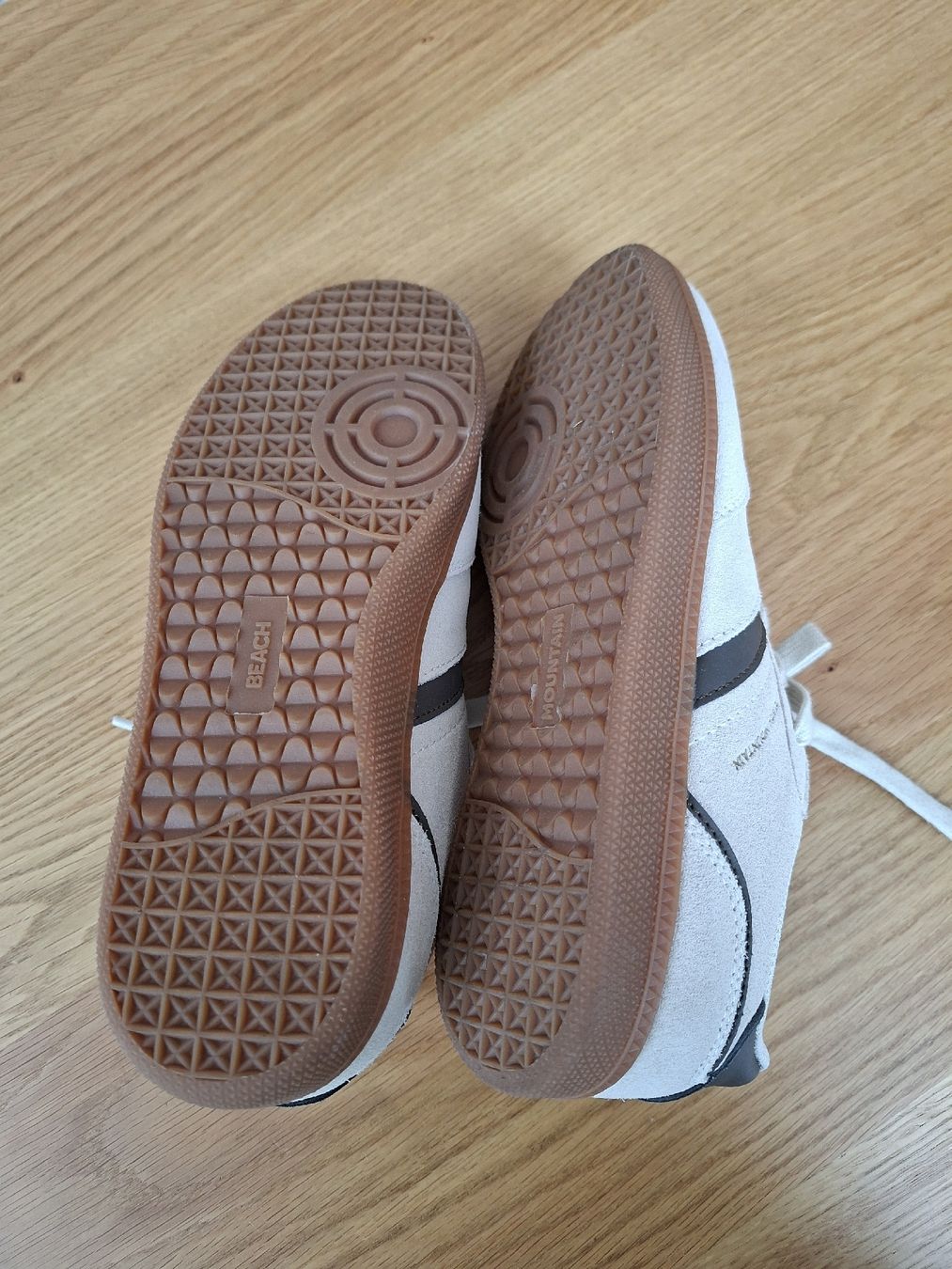 Scarpe da donna: Beach Mountain Sneaker Gr. 36 – Nuovo (secondo la descrizione) da Beromünster venduto da __mele__ 2