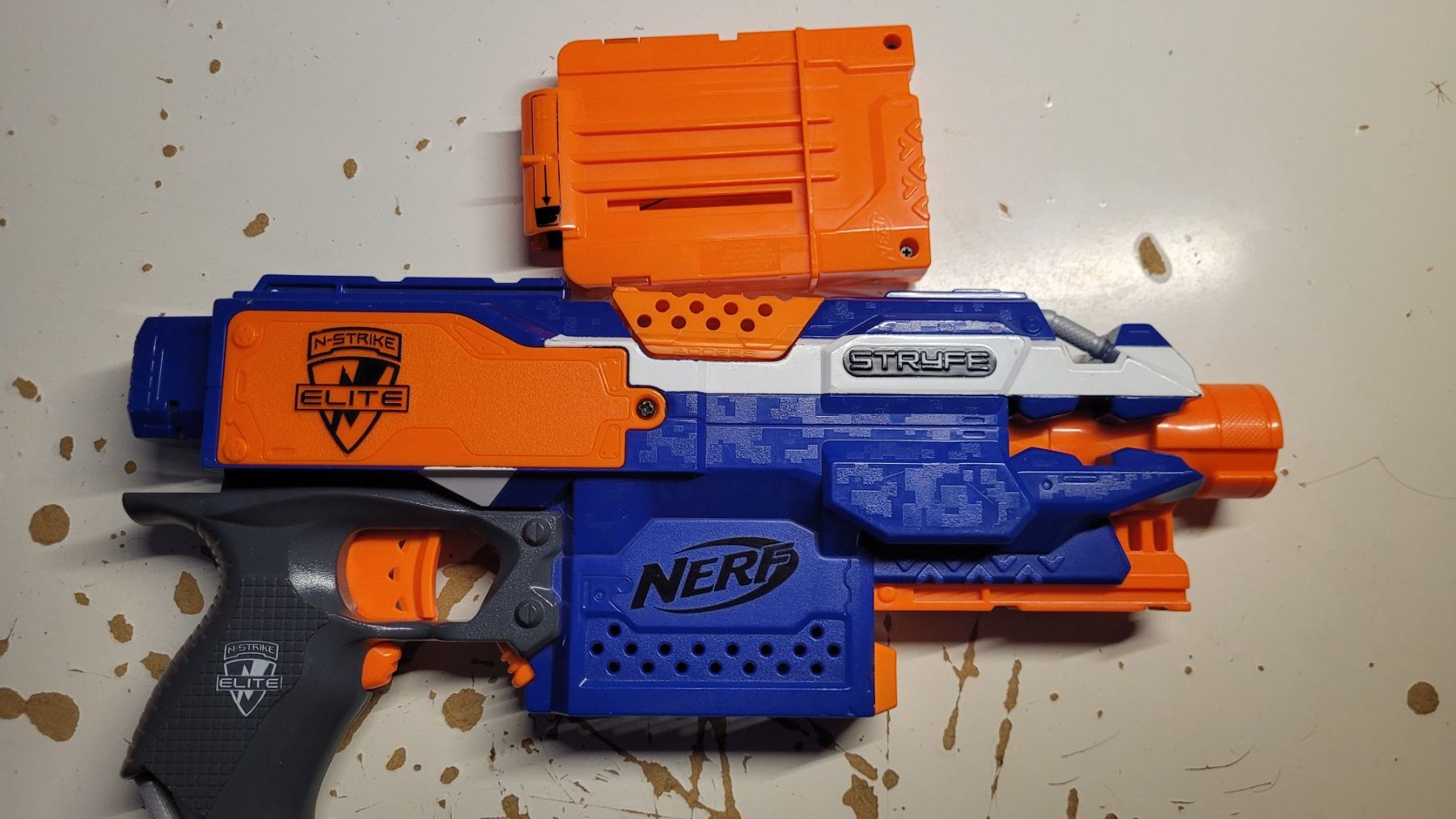 Nerf Giocattoli: Nerf Stryfe Modifiziert – Usato da Wetzikon ZH venduto da Pas_92