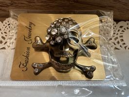 Totenkopf Brosche mit Strass Steinen