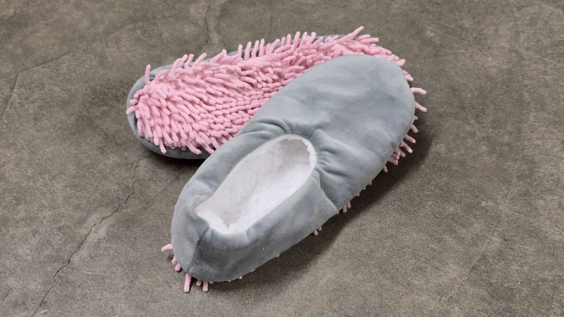 Scarpe da uomo: Mikrofaser Mop Hausschuhe - 41/42 - Geschenkidee – Nuovo (secondo la descrizione) da Thalwil venduto da VitaMini