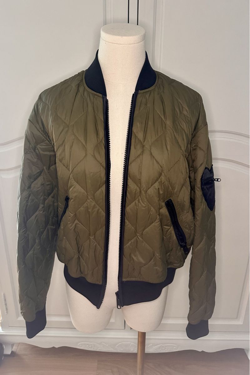 Moschino Jacken: Love Moschino Jacke m – Gebraucht aus Pfaffhausen von Klaras_second_hand