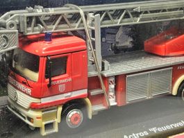 Schuco 344 6503 _ Actros Feuerwehr Leiterfahrzeug _ OVP 1:72