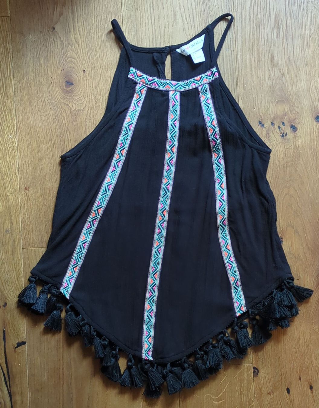 H&M Tops: Schwarz Top mit Fransen Grösse 36 – Neu (gemäss Beschreibung) aus Wald ZH von cha_9z6l