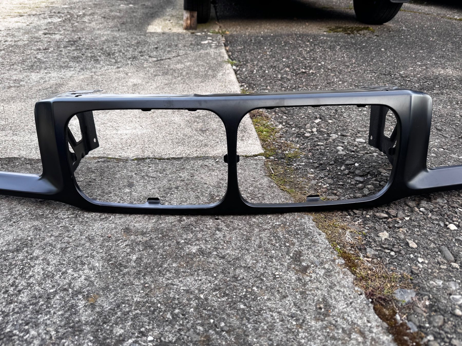 BMW Tutti pezzi di ricambio auto: Nierenblech/Frontblech BMW E36 Facelift – Usato da Thun venduto da nic_yp8q 1