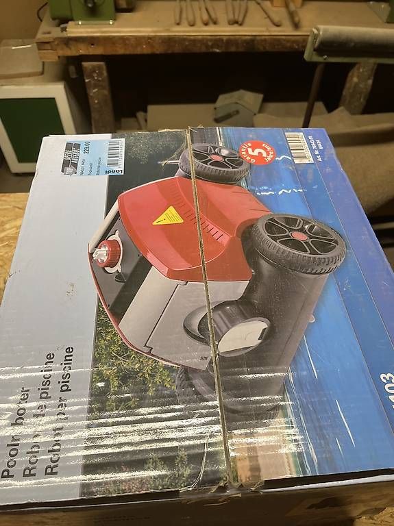 Accessori per Piscine: Poolreiniger Roboter Landi HZ1103 – Usato da Häggenschwil venduto da _kick 2