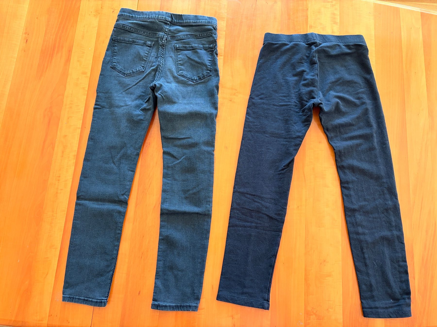 Collant & Leggings: 2 Leggins Gr 134 schwarz – Usato da Cham venduto da CarmenBu 1