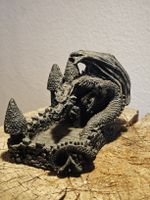 Fantasy Drache auf Burgruine – Gothic Figur