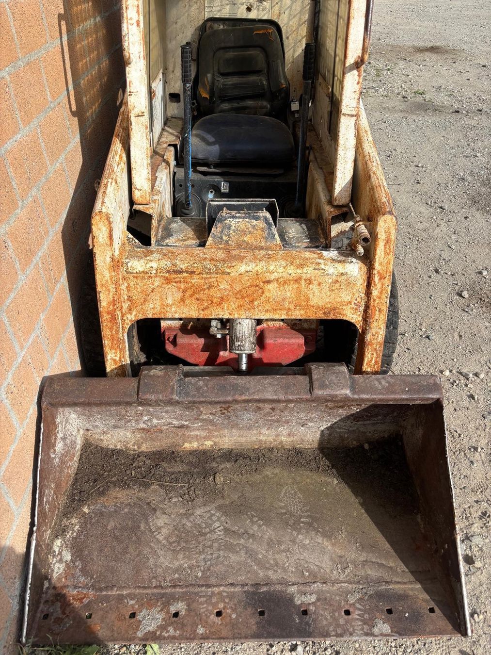 Bobcat Chargeur de ferme: Bobcat 443 – Défectueux à Grono par laz_nx8q 4