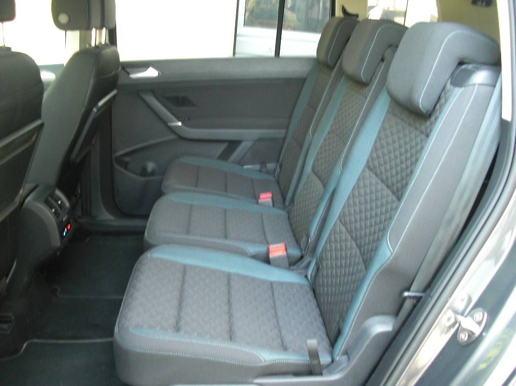 Automobili: VW Touran 1.5 TSI R-Line – Usato da Romont venduto da maximus80 5