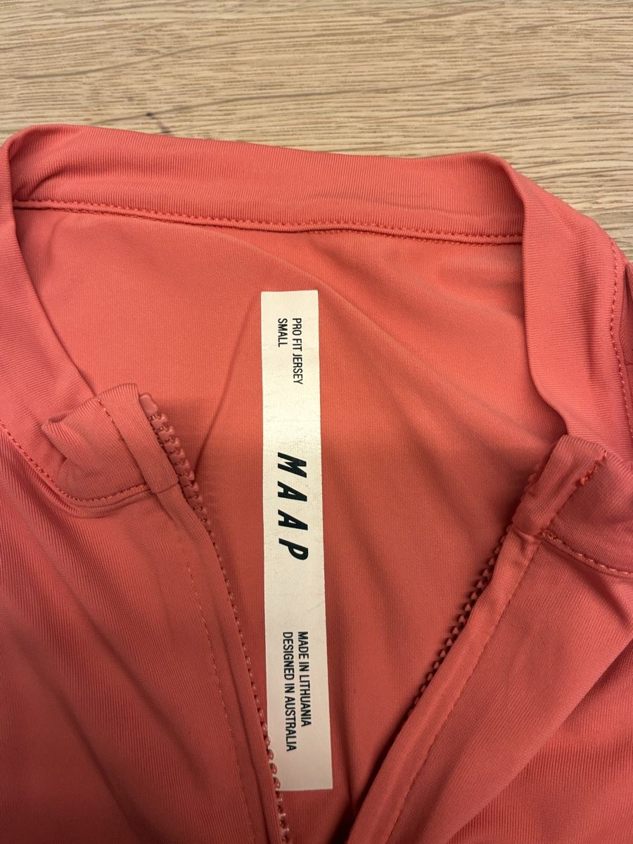 Canottiere & Pantaloni: MAAP 2.0 evade pro Jersey S maglia rosa – Usato da Thun venduto da Makki83 4