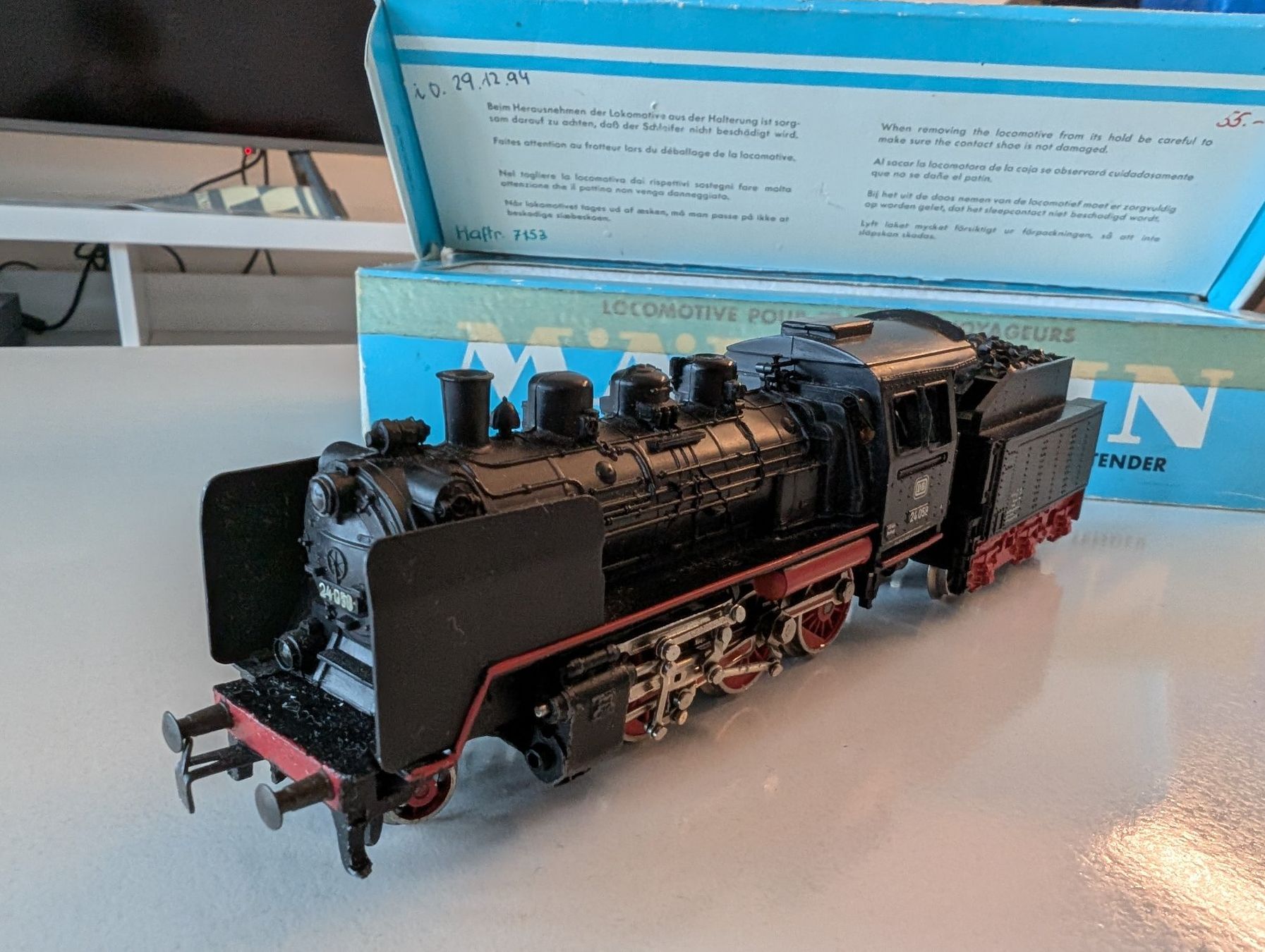 Märklin Modellini di ferrovie: Märklin H0 3003 Dampflok BR 24058 – Usato da Ebikon venduto da Nico151