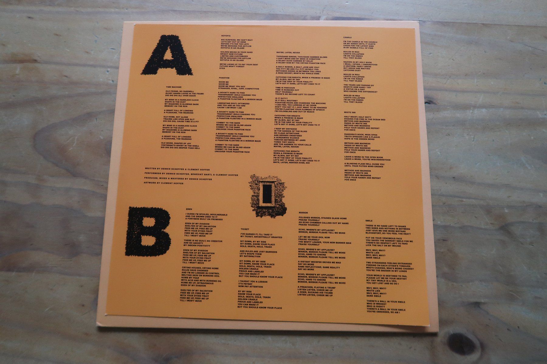 Schallplatten: DÄÄCHT - CRYING HOUSES - VINYL LP – Gebraucht aus Basel von Patiscat 4