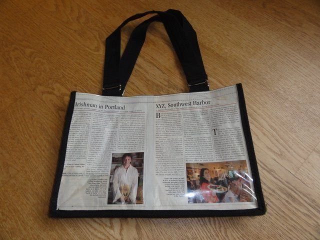 Taschen für Damen: Tasche mit Zeitungsansicht – Gebraucht aus Riedholz von Taweva 1