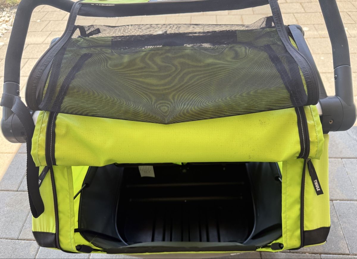 Thule Rimorchi: Kinderanhänger Thule Chariot Cab 2, Zweisitzer – Usato da Ersigen venduto da Casasu 3